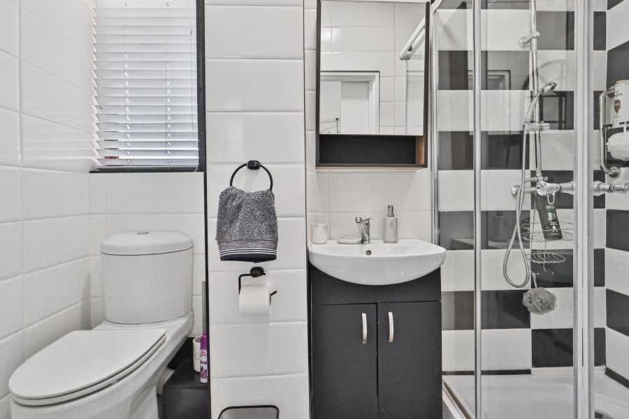 3 Bedroom Property for Sale in The Coves North West
